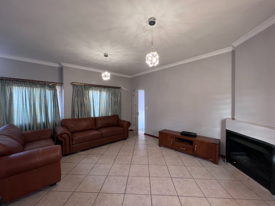 To Let 3 Bedroom Property for Rent in Xanadu North West